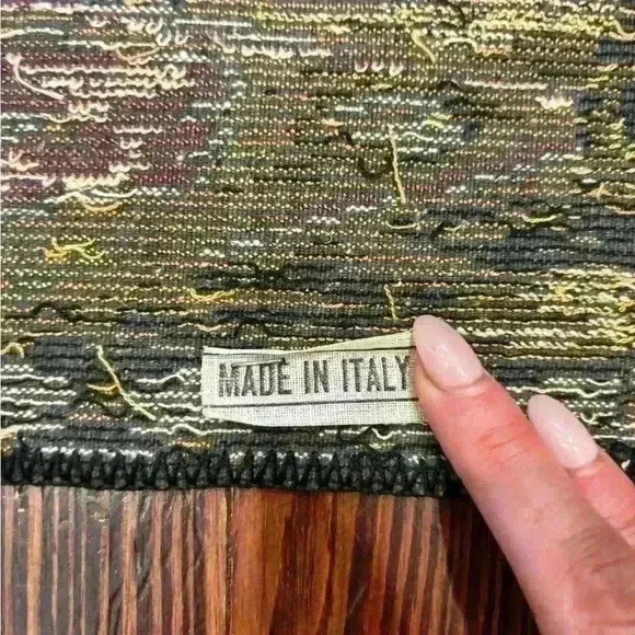Italian Tapestry wall hanging- Made in Italy - Picture 7 of 8
